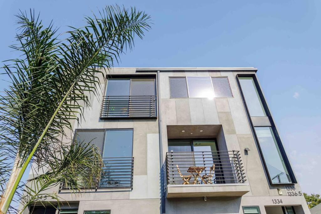 Stunning Hollywood Townhouse With Sunny Views Hébergement de vacances
