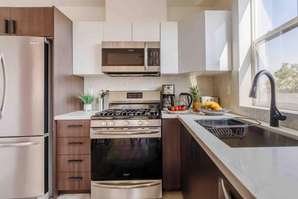 Stunning Hollywood Townhouse With Sunny Views Сasa de vacaciones *